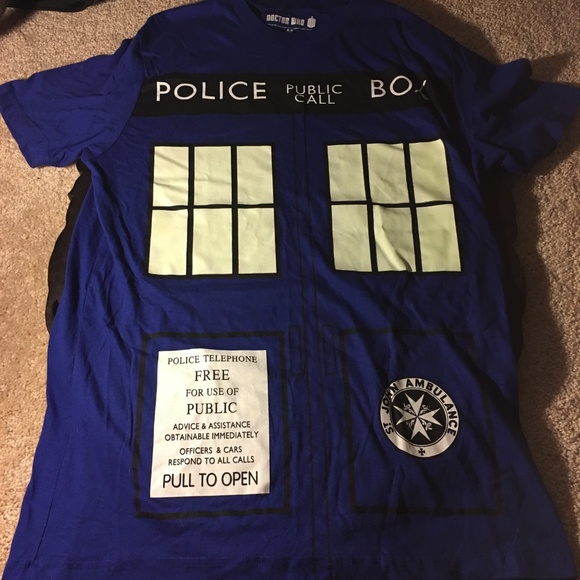 NWOT- Dr. Who T- Shirt glo in dark & Diecast Dalek available only in UK - Picture 4 of 8